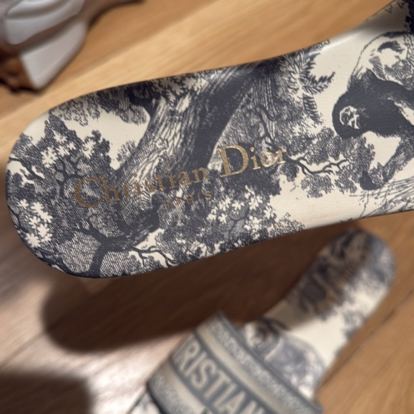 Christian Dior slides - Picture 2 of 8
